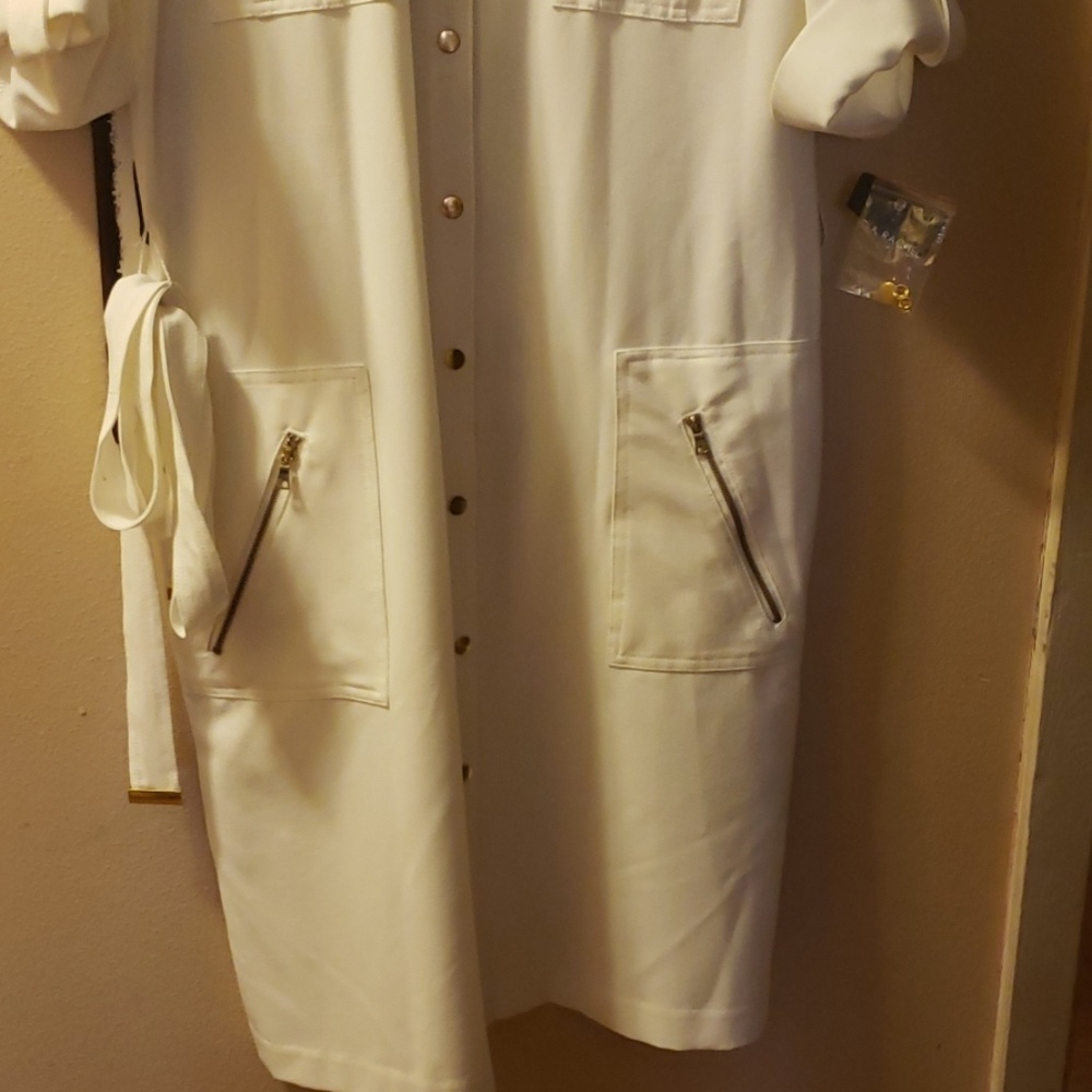 Dress - Picture 2 of 4